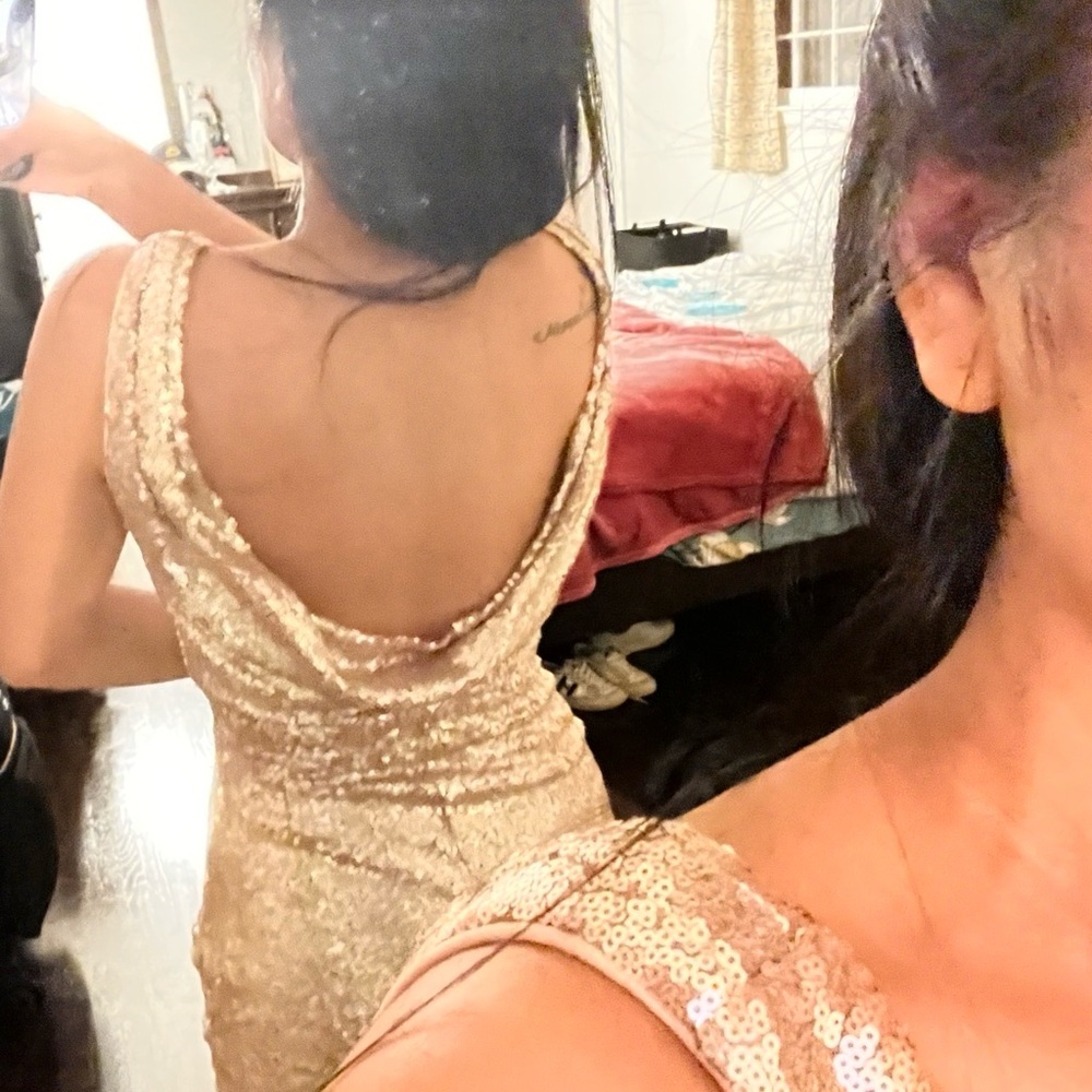 Dress - Picture 4 of 4